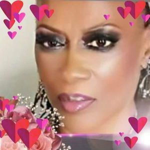 Meet your Posher, Iris